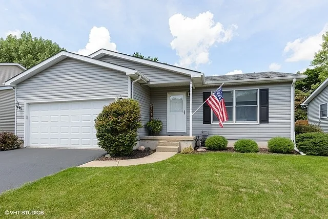 617 Lucerne Ln photo 1