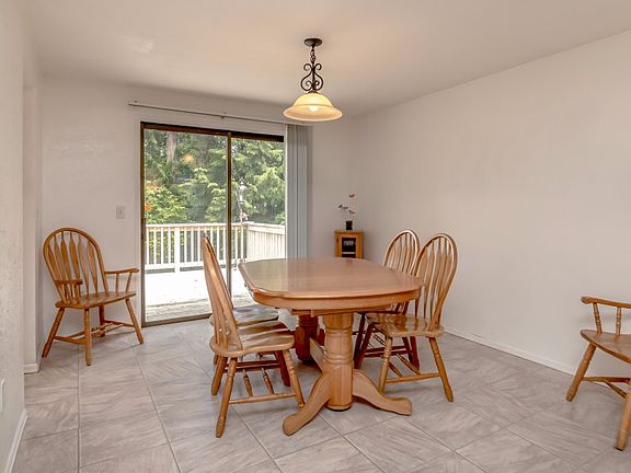 5th image of 9521 29th Street Ct E
