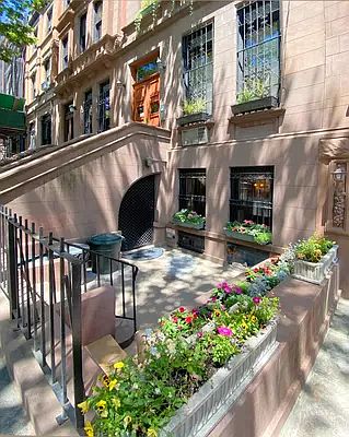 1st image of 119 W 85th St #1FR