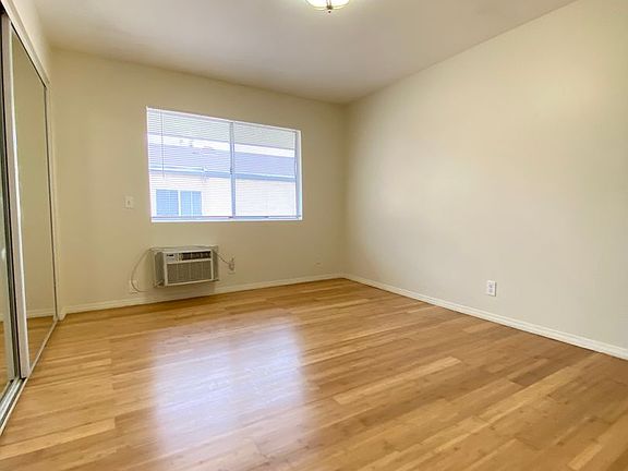 4th image of 4032 Monroe St APT 2