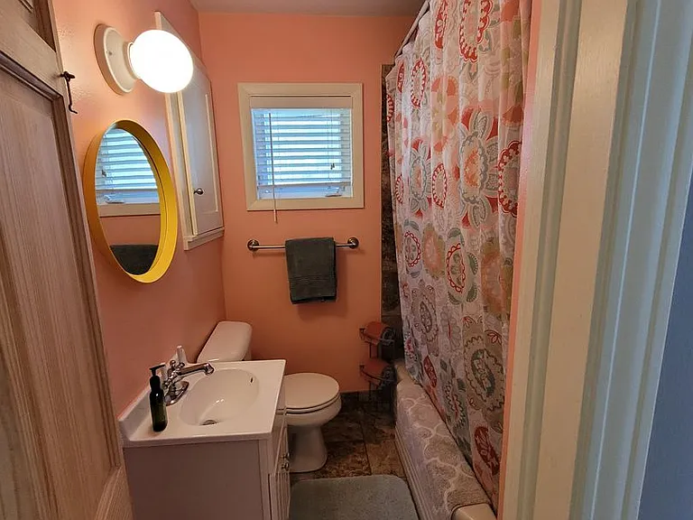 1517 Steele St — Photo 10