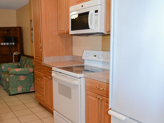 4th image of 11695 Pinedale Ave
