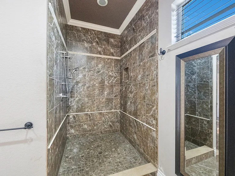 736 Pruitt Dr — Photo 37