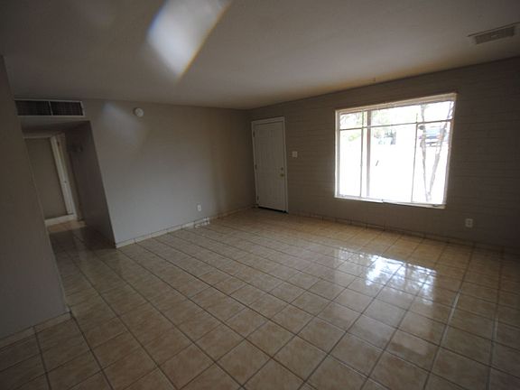 2nd image of 4905 W Glenrosa Ave