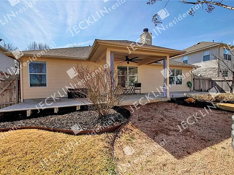 2415 Candle Ridge Trl — Photo 36