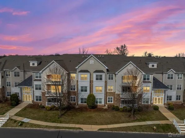 3305 Chesterwood Way, Somerset, NJ 08873
