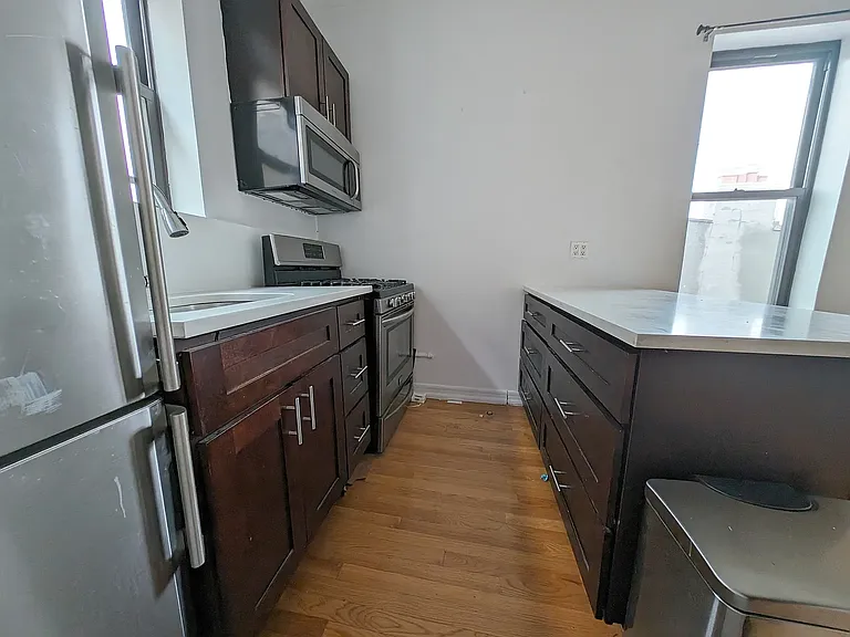 464 Clinton Ave #5J — Photo 3