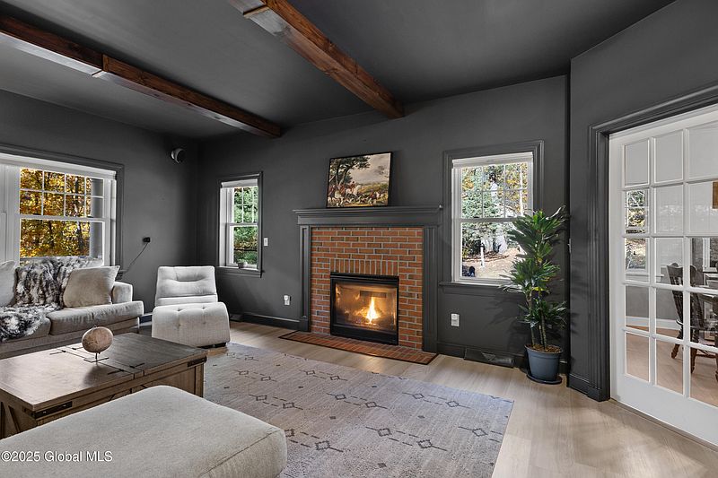 5th image of 7 Seymour Drive