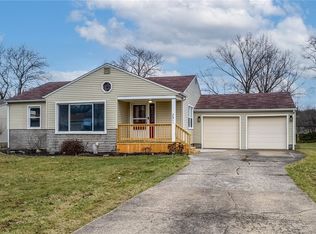 2511 Gladwae Dr, Youngstown, OH