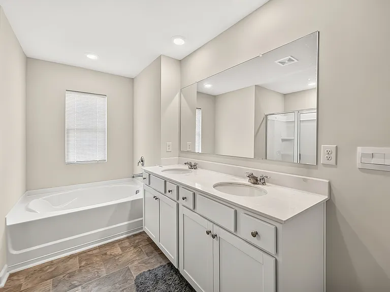 685 Highgrove Way — Photo 16