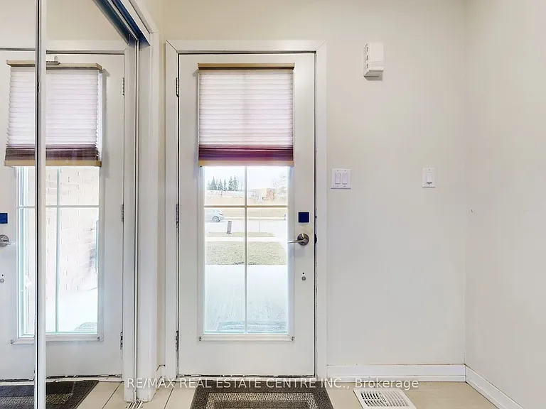 80 Scarletwood St — Photo 17