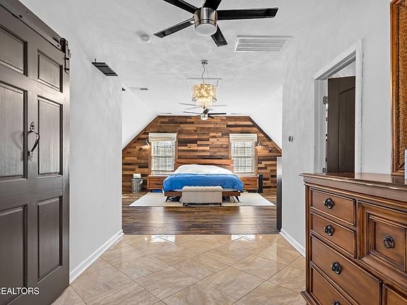 2nd image of 5117 Tenwood Dr