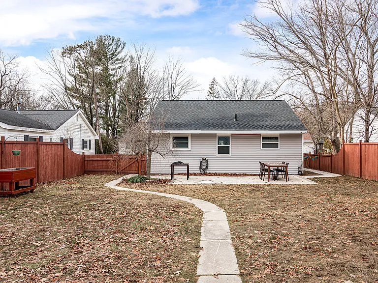 425 Cochlin St — Photo 24