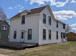 206 E Clark St, Calmar, IA 52132