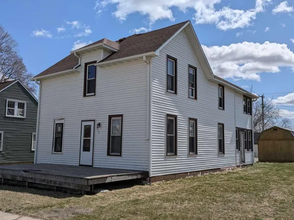 206 E Clark St, Calmar, IA 52132