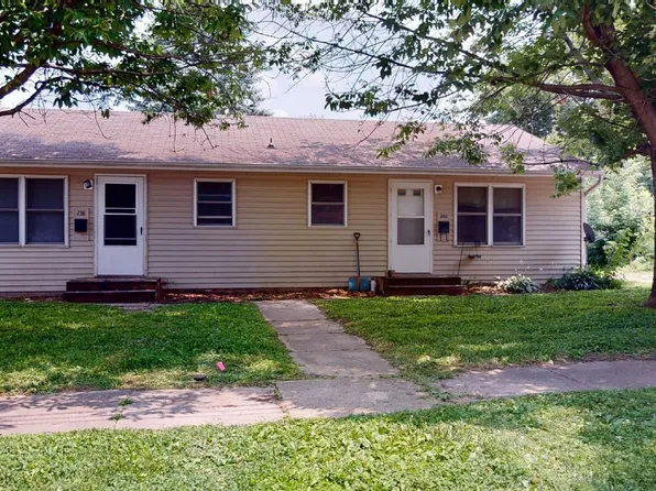 238 Village Dr, Ames, IA 50014