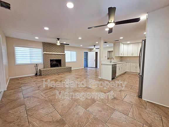 5th image of 640 Claydelle Ave