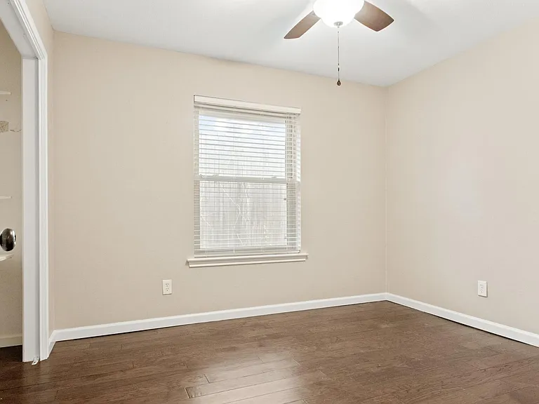 611 Field St — Photo 18