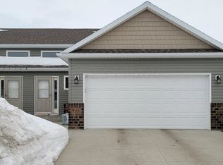 936 Eaglewood Ave W, West Fargo, ND 58078