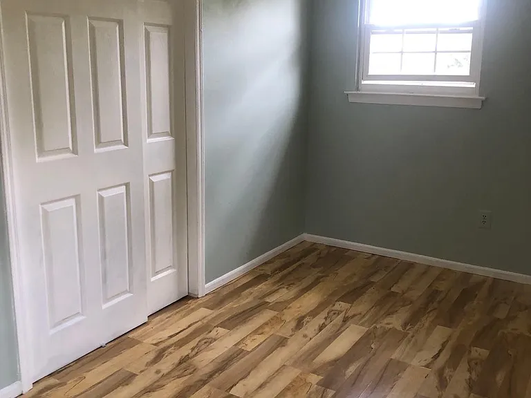 387 College Dr — Photo 10