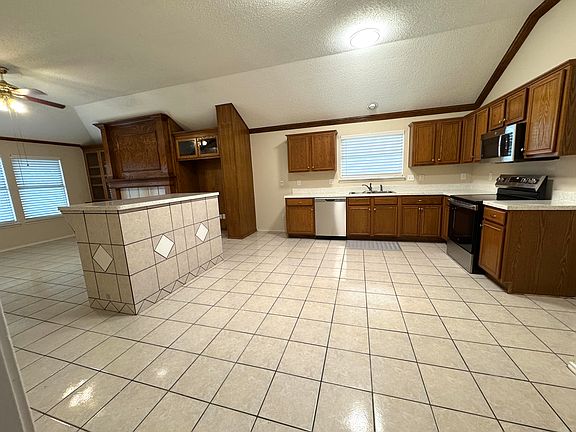 5th image of 328 Tioga Dr