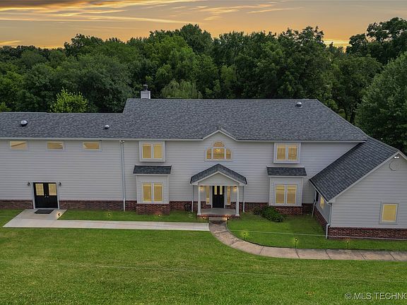3rd image of 9084 N Osage Dr