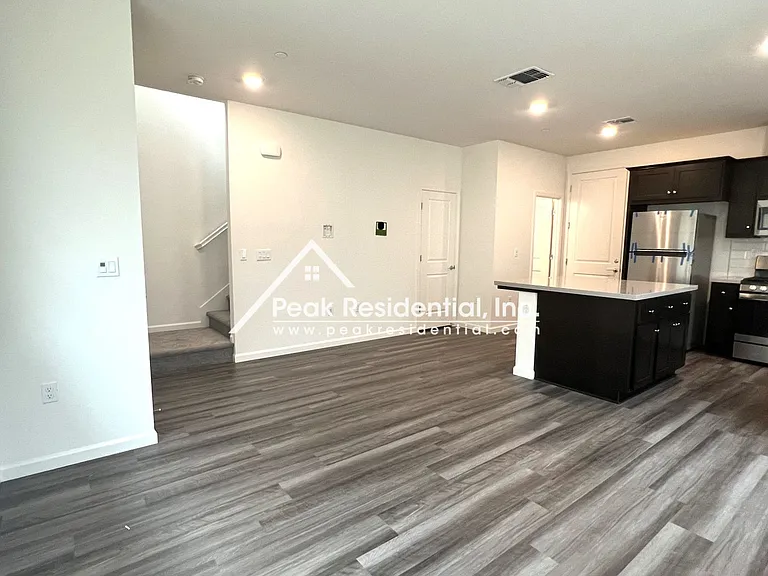 2943 Toulouse Walk — Photo 5