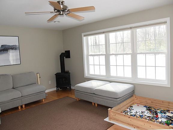 5th image of 209 Fox Run