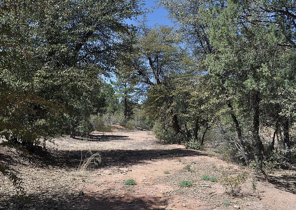 2nd image of 906 S Monument Valley Dr
