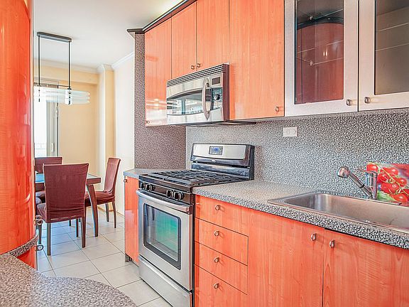 5th image of 2940 W 5th St #16P