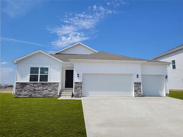 917 Dee St SE, Bondurant, IA 50035