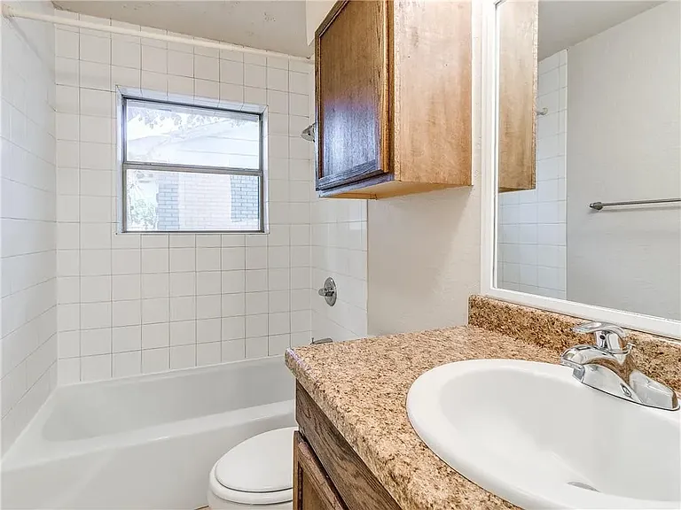 1149 SE 23rd St — Photo 6