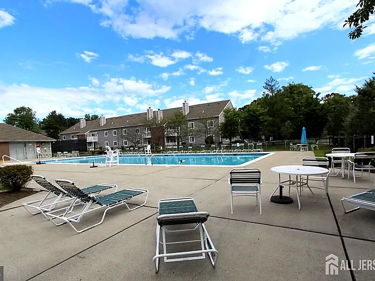 8408 Tamarron Dr — Photo 21