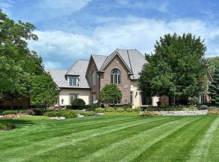 30 Watergate Dr, South Barrington, IL