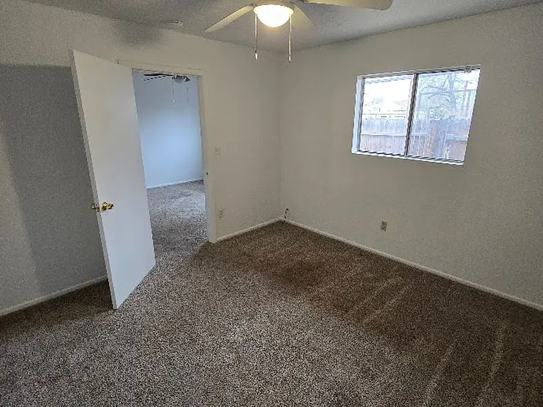 915 Walter St SE — Photo 9