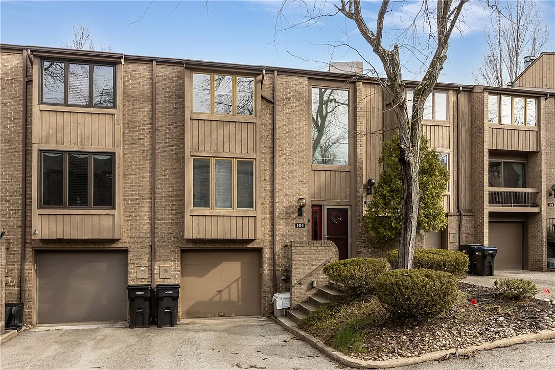 104 Locust Ct photo 1