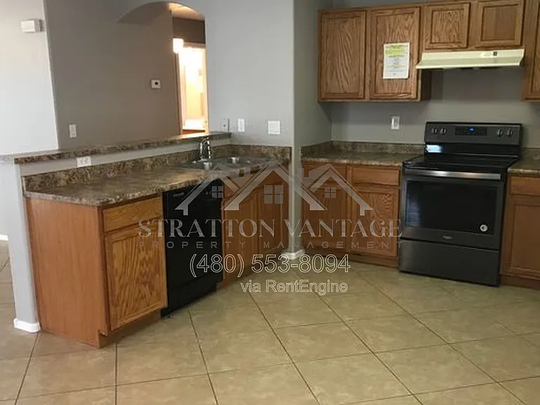1101 E Elm Rd — Photo 5