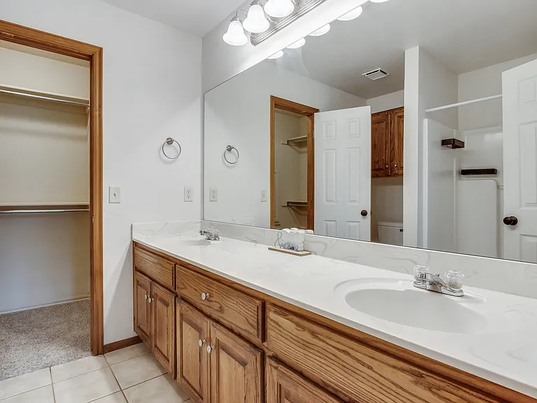 2508 Tyler Ln — Photo 10