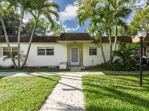 437 SW Natura Avenue #F, Deerfield Beach, FL 33441