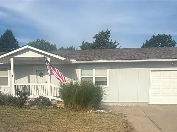 311 N Grant St, Garnett, KS 66032