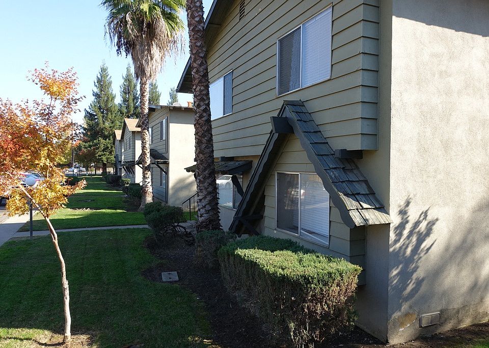 Walnut Crest Exterior