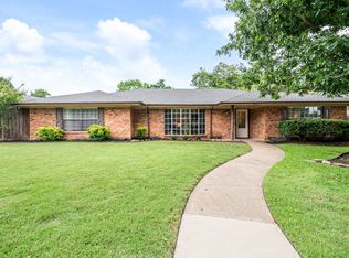1813 Midcrest Dr, Plano, TX 75075
