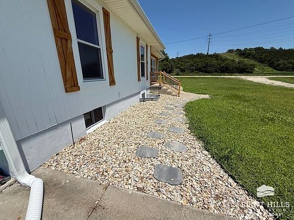 4th image of 7846 E Lyon Creek Rd