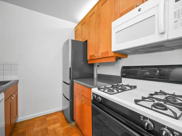 630 First Avenue image 6 of 24