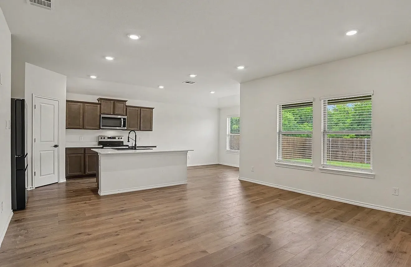 3 bed, 1478 sqft, $1,950 — Photo 4