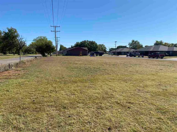 Willow Pl, Blackwell, OK 74631