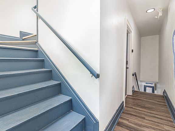 2nd image of 1646 Vine St #11215875