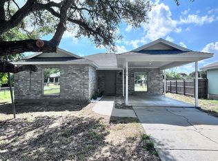1215 S Whitney St, Aransas Pass, TX 78336