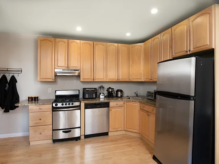 64 Queensberry St #101 — Photo 2