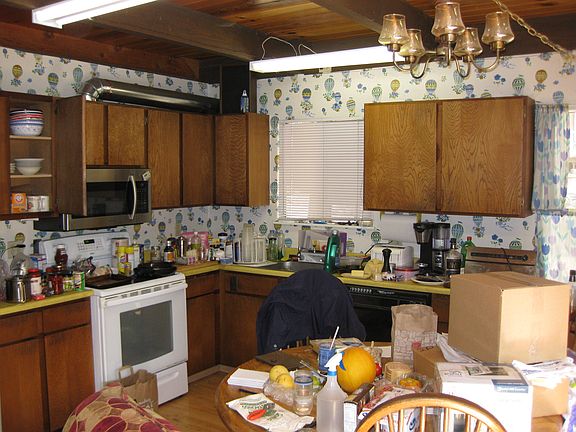3rd image of 1422 Bonanza Ave